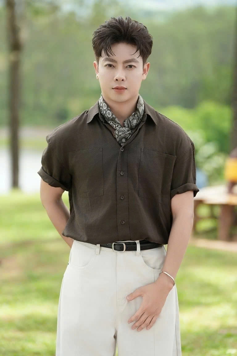 Hoàng Hà Cương làm mới bản hit ‘Nhắm mắt thấy mùa Hè’ của Nguyên Hà