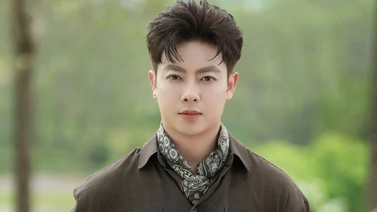 Hoàng Hà Cương làm mới bản hit ‘Nhắm mắt thấy mùa Hè’ của Nguyên Hà
