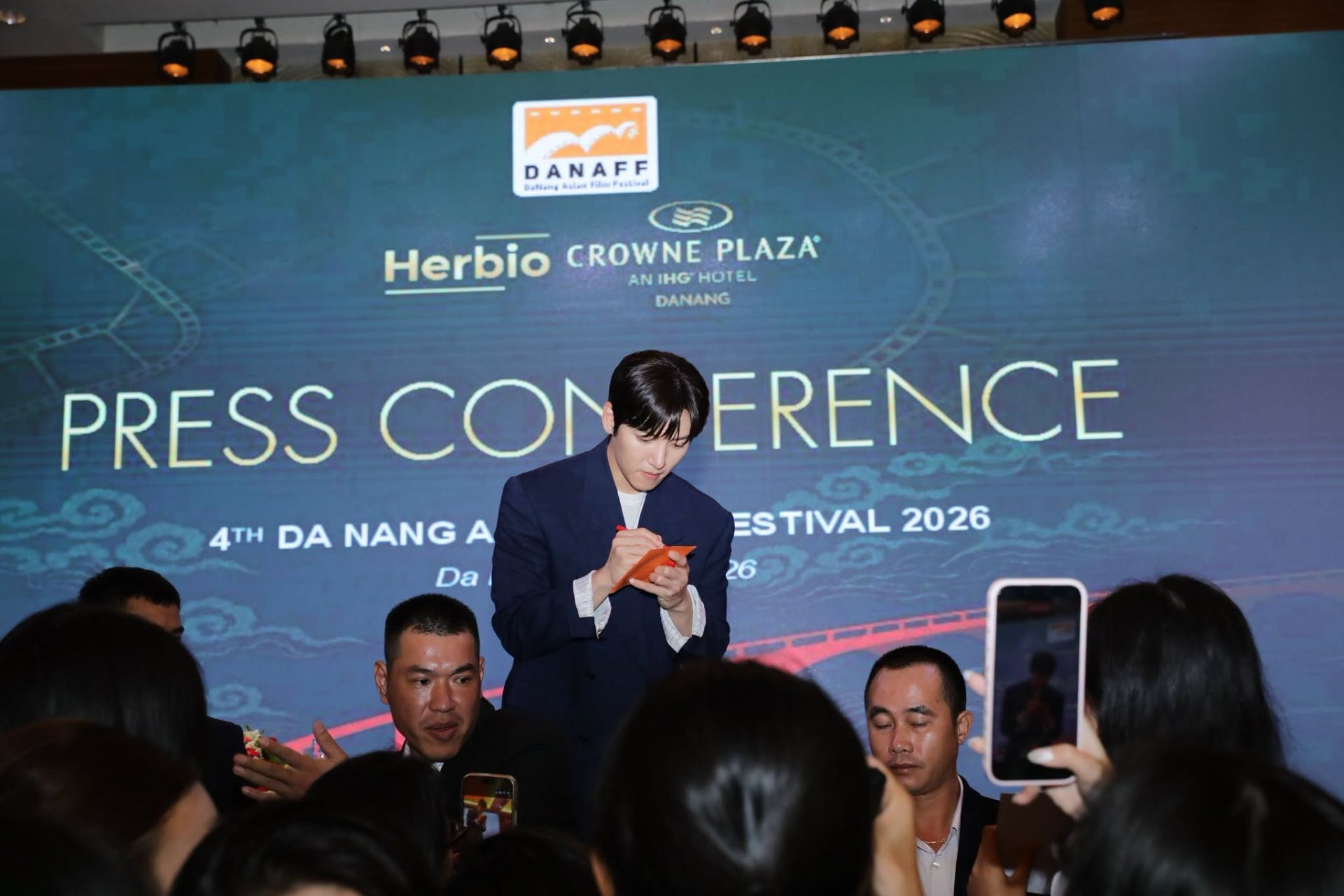 Gặp gỡ diễn viên Ji Chang Wook, Han Dong Hee