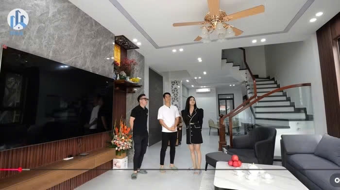 "Soi" tổ ấm khang trang, đáng mơ ước của cầu thủ Trần Đình Trọng tại Hà Nội