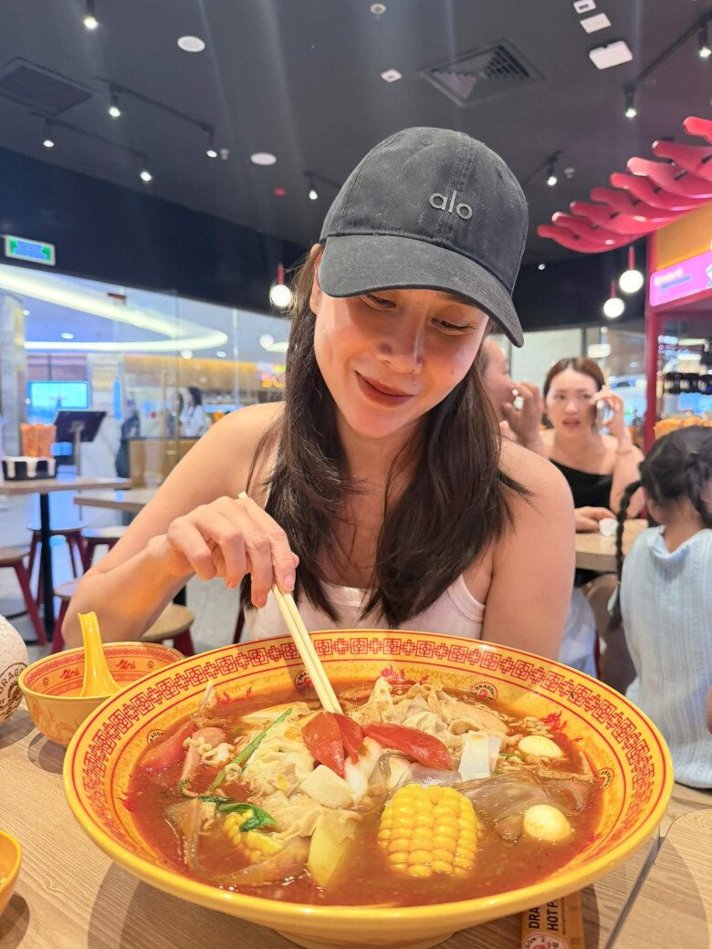 Ca sĩ Lưu Hương Giang tuổi 42: Nhan sắc thăng hoa và bản lĩnh sống tích cực hậu ly hôn