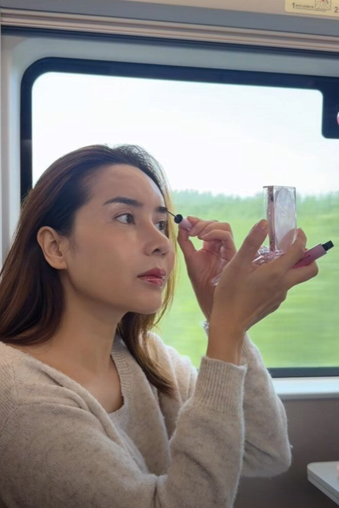 Ca sĩ Lưu Hương Giang tuổi 42: Nhan sắc thăng hoa và bản lĩnh sống tích cực hậu ly hôn