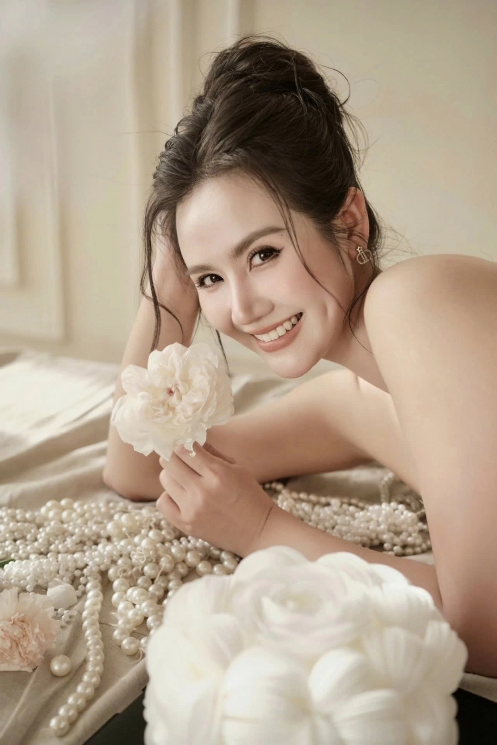 Nhan sắc ngọt ngào của diễn viên Phan Minh Huyền