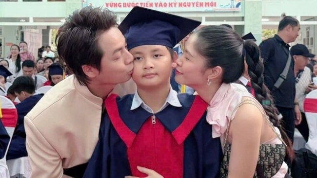 Con trai ca sĩ Đăng Khôi và ái nữ NSND Trịnh Kim Chi rạng rỡ tốt nghiệp tiểu học