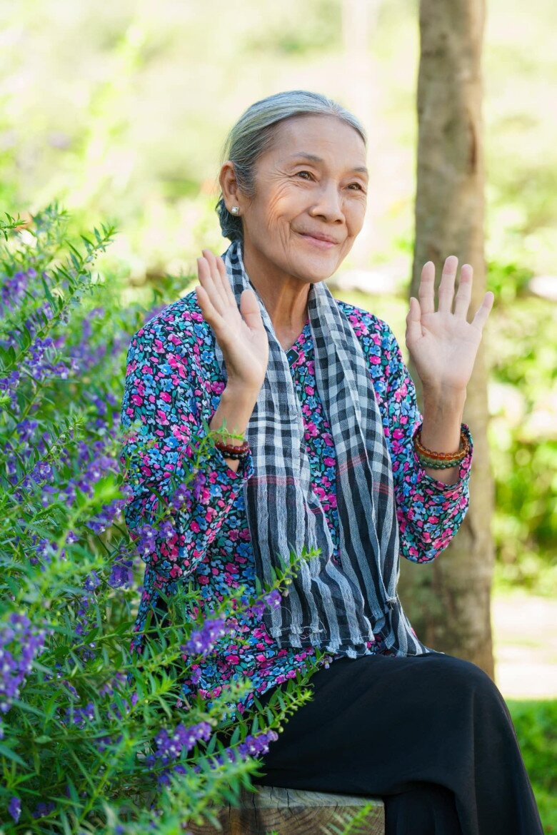 NSƯT Phi Điểu và nghệ sĩ Thanh Hiền: Hai người bà quốc dân với tình yêu nghề không tuổi NSƯT Phi Điểu và nghệ sĩ Thanh Hiền: Hai người bà quốc dân với tình yêu nghề không tuổi
