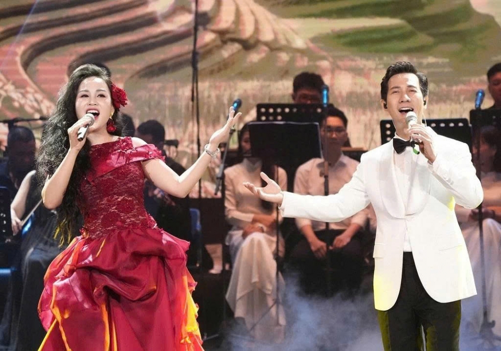 Ca sĩ Nguyễn Khánh Ly song ca cùng NSND Quang Thọ, tạo dấu ấn trong đêm nhạc tri ân