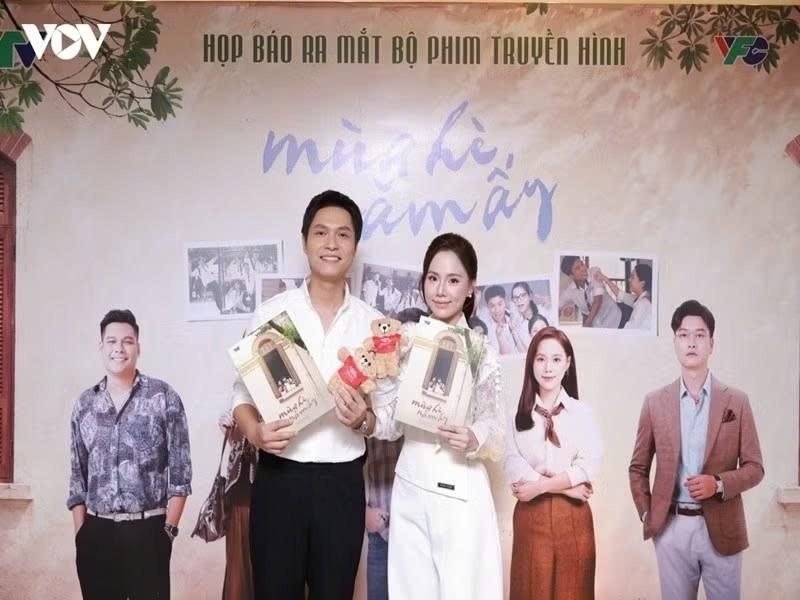 Khi người yêu ngoài đời trở thành bạn diễn trên phim