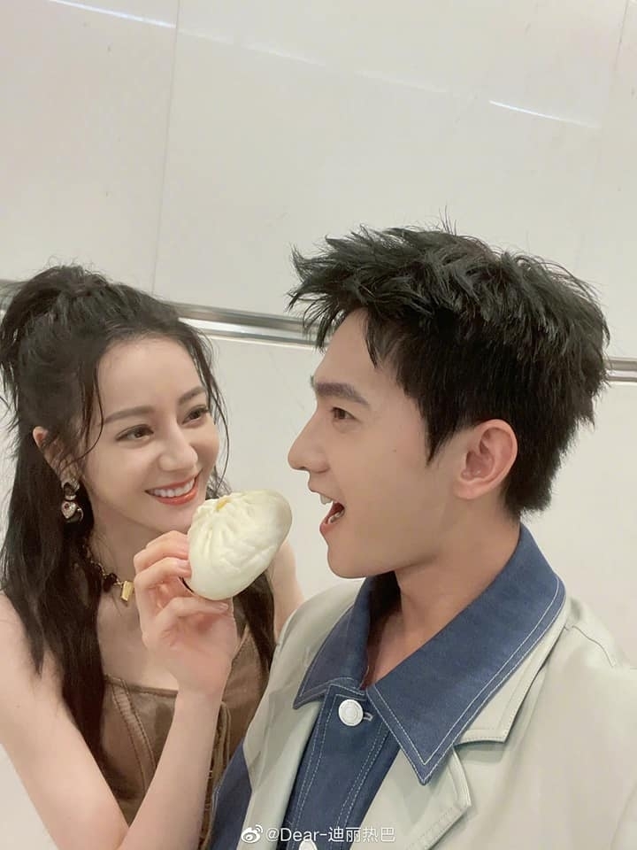 Dương Dương - Địch Lệ Nhiệt Ba Đang Hẹn Hò?