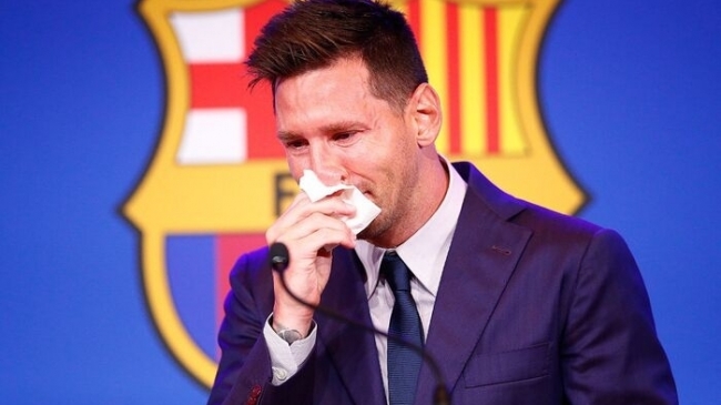 Giấy lau nước mũi của Messi bán giá 23 tỷ đồng