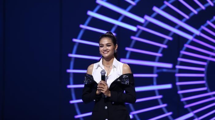 Hoa hậu Ngọc Châu xuất hiện tại Vietnam Idol, sự thật ra sao?