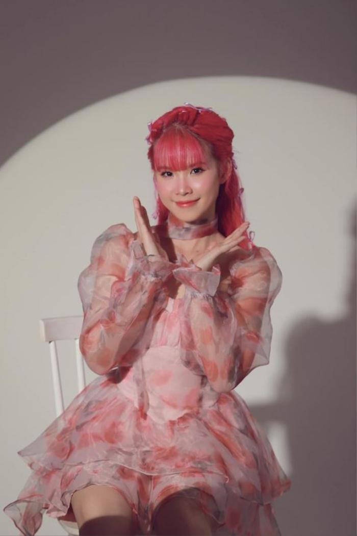 Khởi My diện váy bánh bèo, thay đổi một điểm khiến netizen khen nức nở