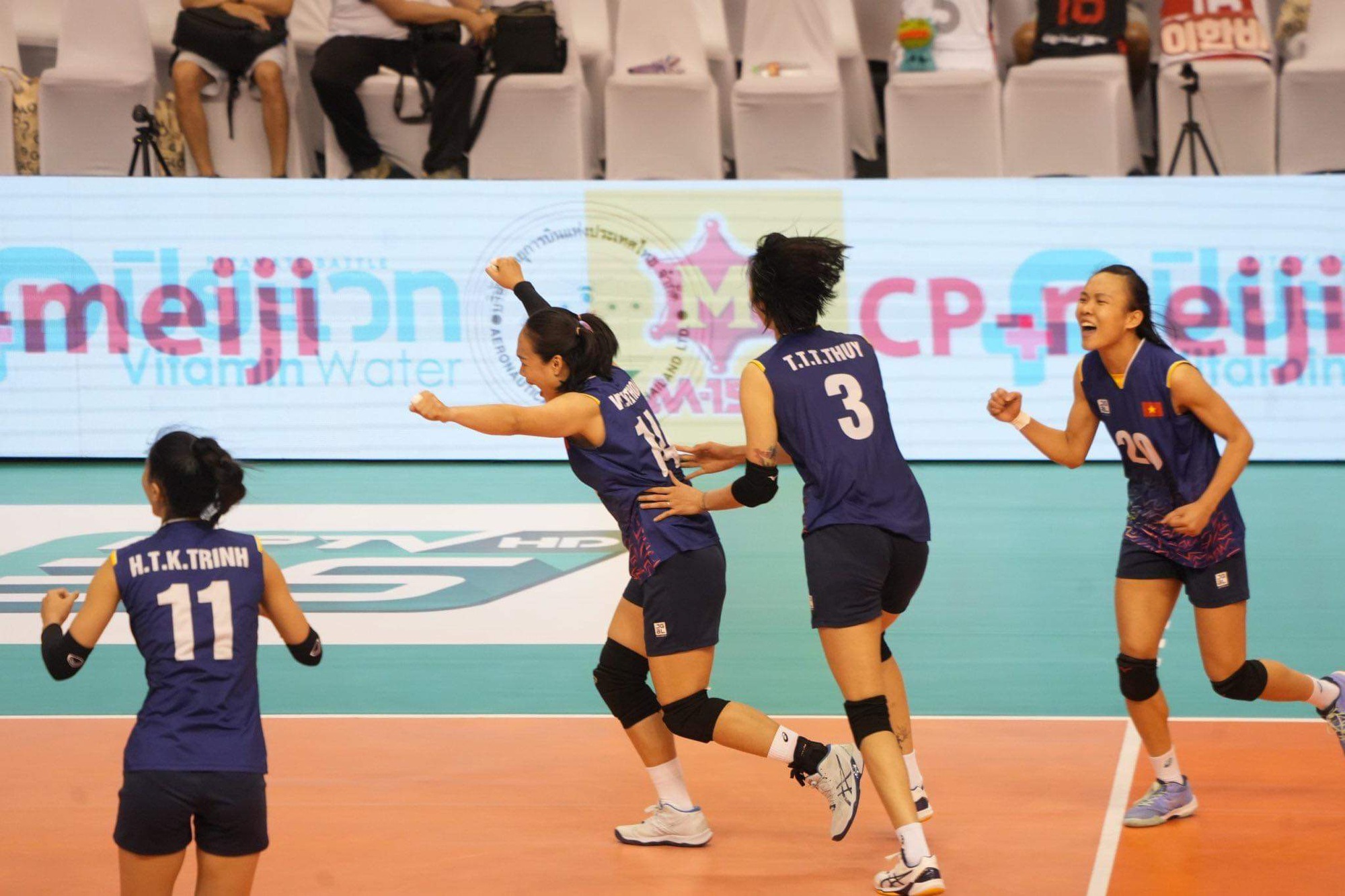 Đánh bại đội Hàn Quốc, bóng chuyền nữ Việt Nam tạo tiếng vang