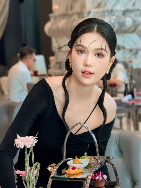 Ngọc Trinh thay đổi thế nào sau án phạt? Ngọc Trinh thay đổi thế nào sau án phạt?