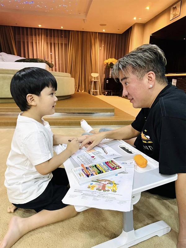 Sau ly hôn, Đàm Vĩnh Hưng và vợ cũ đại gia giờ ra sao? Sau ly hôn, Đàm Vĩnh Hưng và vợ cũ đại gia giờ ra sao?