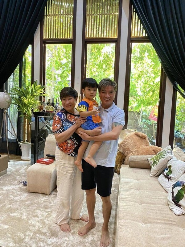 Sau ly hôn, Đàm Vĩnh Hưng và vợ cũ đại gia giờ ra sao? Sau ly hôn, Đàm Vĩnh Hưng và vợ cũ đại gia giờ ra sao?