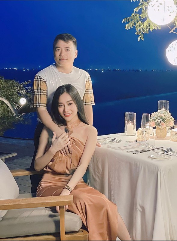 Shark Bình có nhiều thay đổi sau khi kết hôn với Phương Oanh Shark Bình có nhiều thay đổi sau khi kết hôn với Phương Oanh