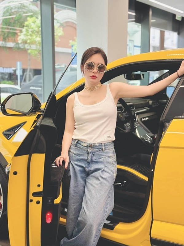 Đoàn Di Băng giàu “khủng”, nhiều lần “vung tiền” gây sốc Đoàn Di Băng giàu “khủng”, nhiều lần “vung tiền” gây sốc