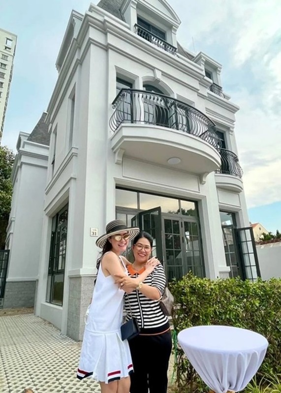 Đoàn Di Băng giàu “khủng”, nhiều lần “vung tiền” gây sốc Đoàn Di Băng giàu “khủng”, nhiều lần “vung tiền” gây sốc