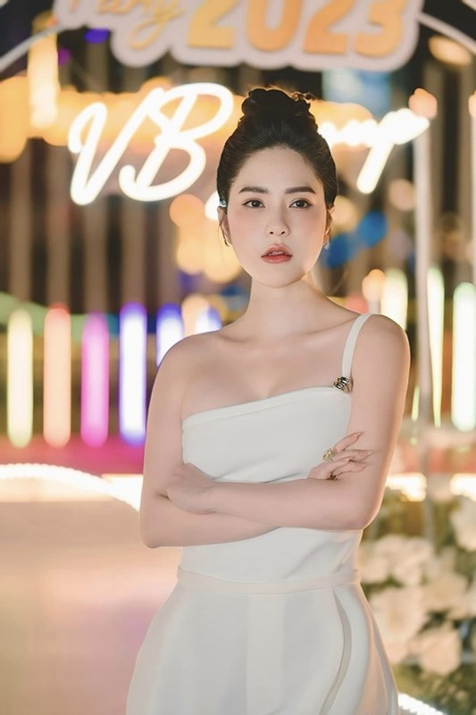 Đoàn Di Băng giàu “khủng”, nhiều lần “vung tiền” gây sốc Đoàn Di Băng giàu “khủng”, nhiều lần “vung tiền” gây sốc