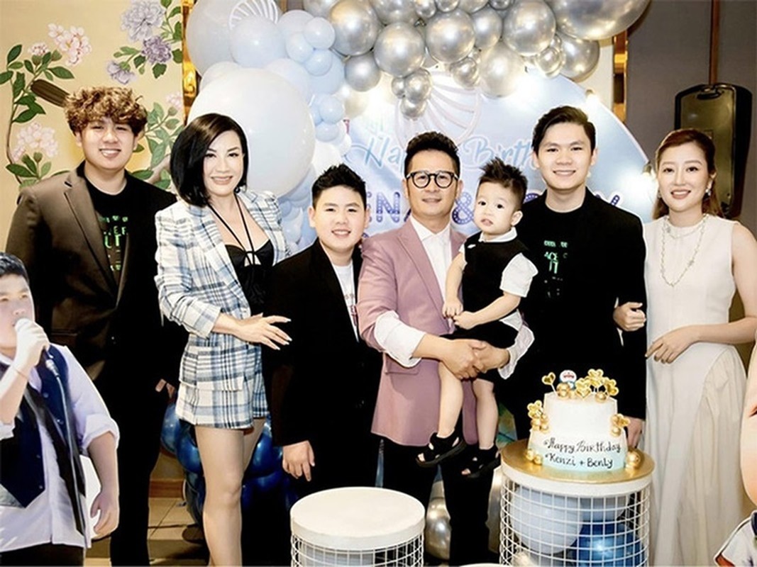 Bằng Kiều tặng xe hơi cho con trai thứ 2 Bằng Kiều tặng xe hơi cho con trai thứ 2