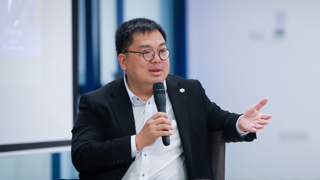 Sao Việt bàng hoàng tiễn biệt ông Hoàng Nam Tiến