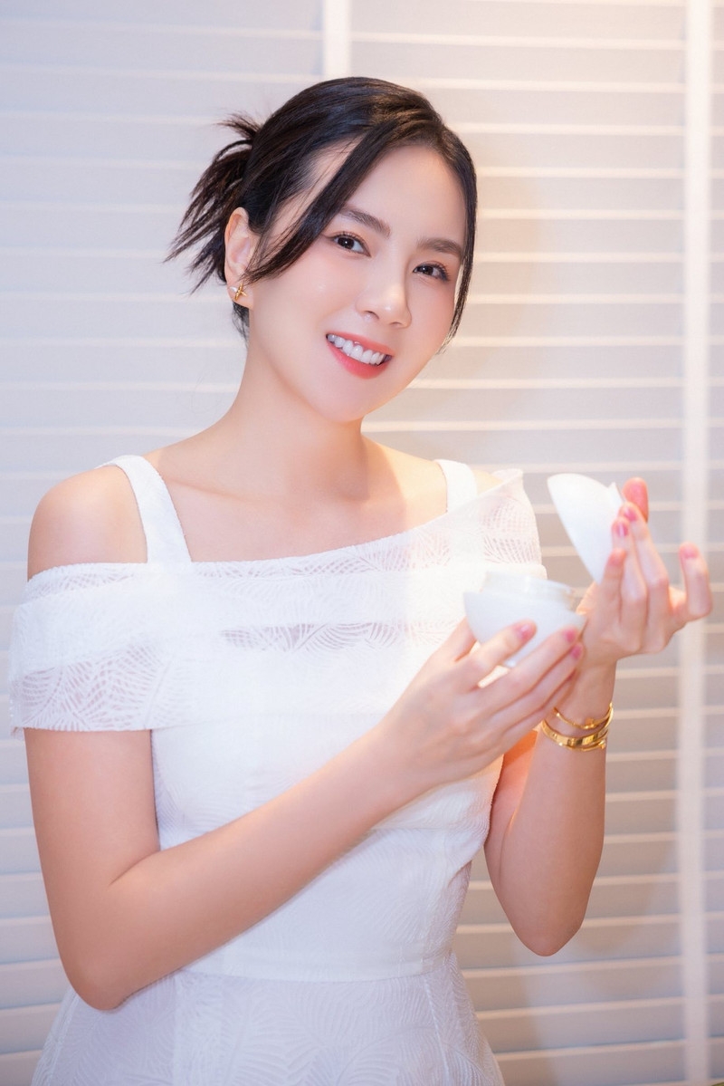 MC Mai Ngọc tự tin khoe dáng cực phẩm chỉ sau hơn 3 tháng làm 'mẹ bỉm' MC Mai Ngọc tự tin khoe dáng cực phẩm chỉ sau hơn 3 tháng làm 'mẹ bỉm'