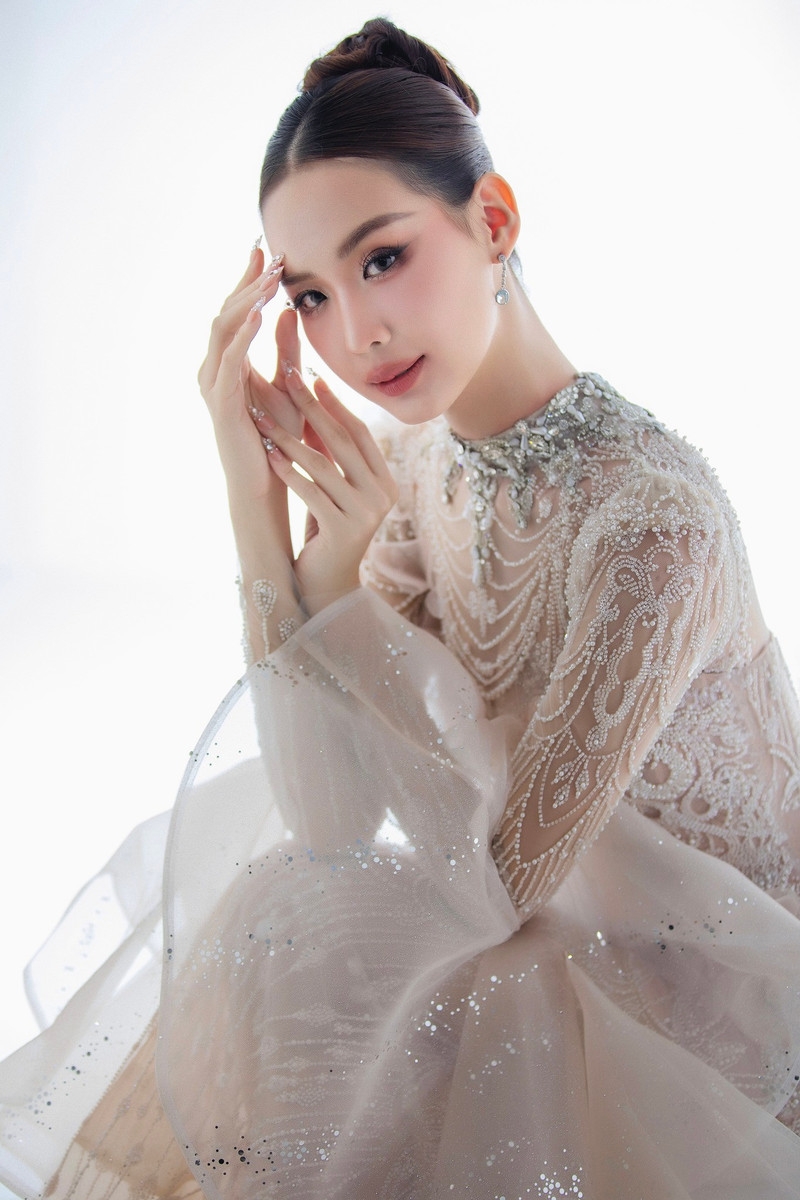 Bảo Ngọc khoe nhan sắc lộng lẫy giữa đồn đoán nối gót Ý Nhi dự Miss World