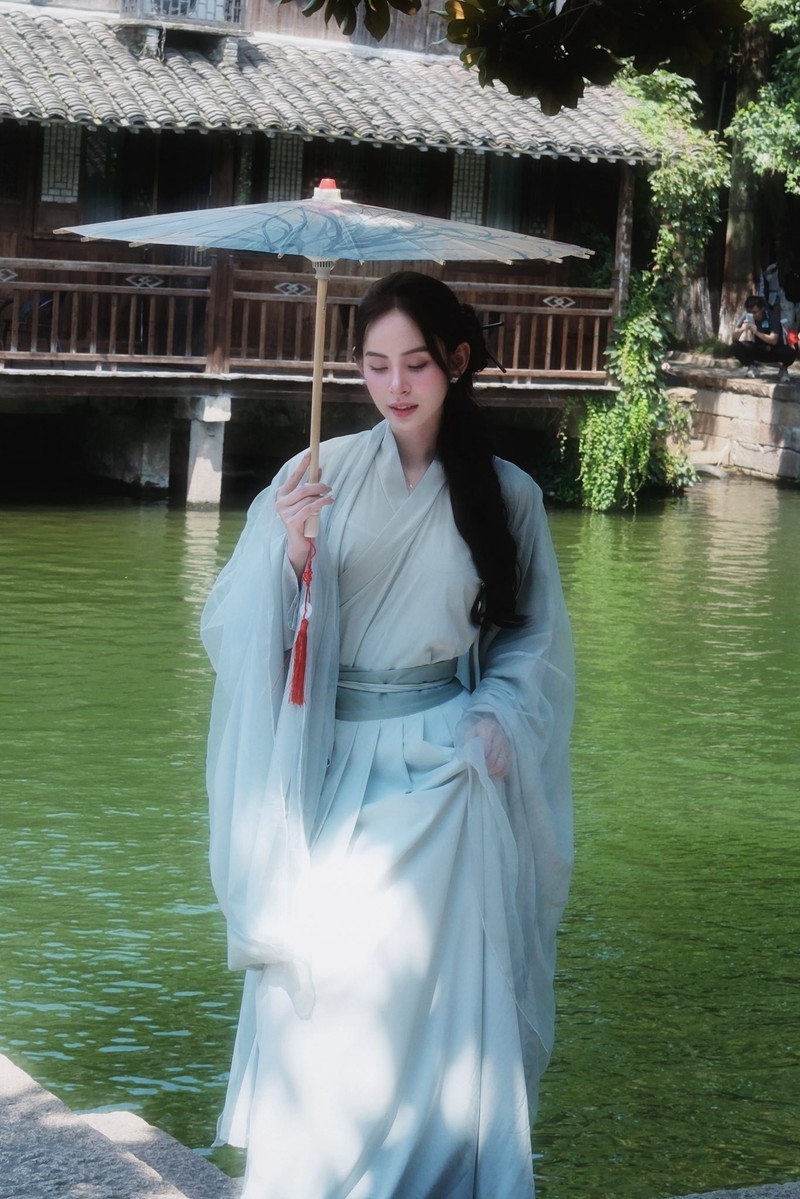 'Kim Tae Hee Việt Nam' khoe nhan sắc trong veo, được ví như 'thần tiên tỷ tỷ'