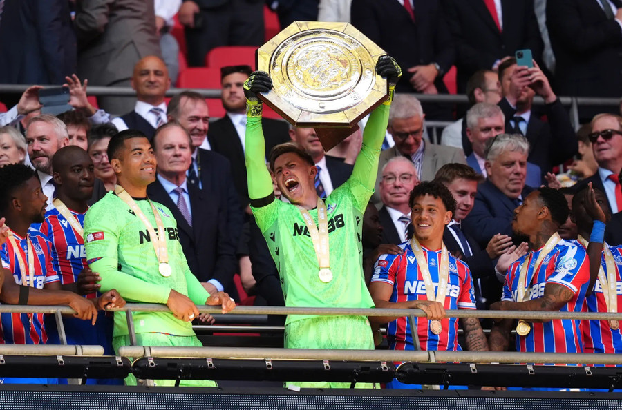 "Bí kíp’ của thủ thành Henderson giúp Crystal Palace giành Siêu cúp Anh