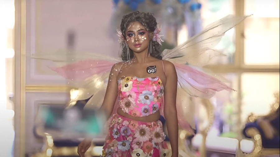 Thí sinh lái mô tô, cưỡi voi, mang xe bún riêu đến Miss Grand Vietnam 2025