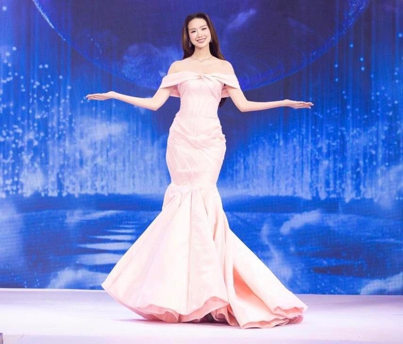 Miss World khen ngợi Hoa hậu Bảo Ngọc
