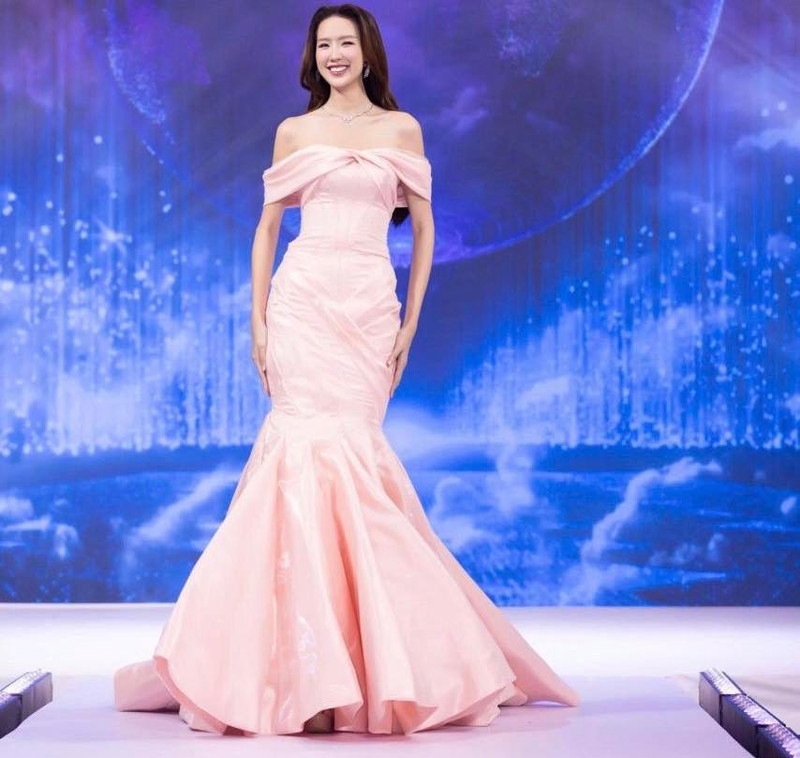 Miss World khen ngợi Hoa hậu Bảo Ngọc