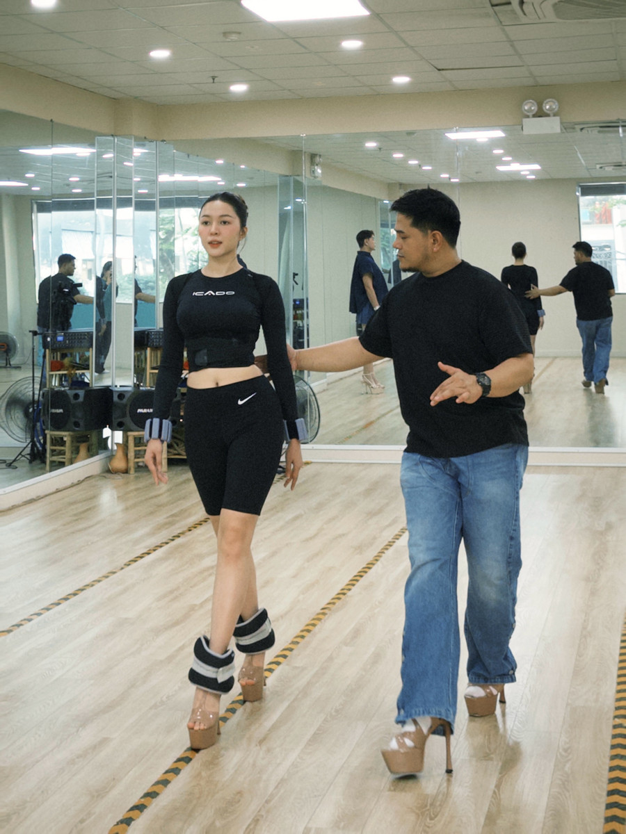 Kiều Duy nền nã diện áo dài trong bộ hình đầu tiên gửi đến Miss International