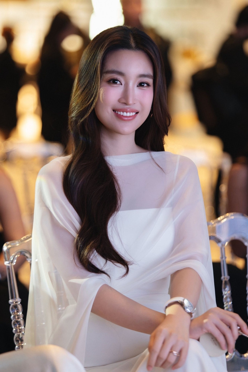 Đỗ Mỹ Linh đọ sắc cùng dàn mỹ nhân, thần thái phu nhân hào môn liền gây sốt