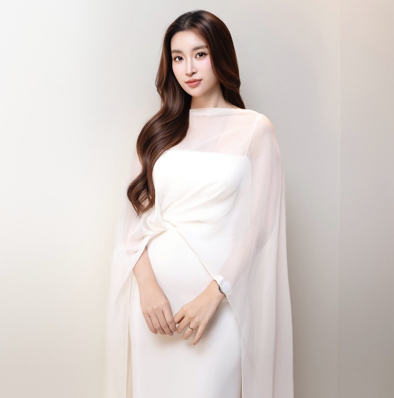 Đỗ Mỹ Linh đọ sắc cùng dàn mỹ nhân, thần thái phu nhân hào môn liền gây sốt
