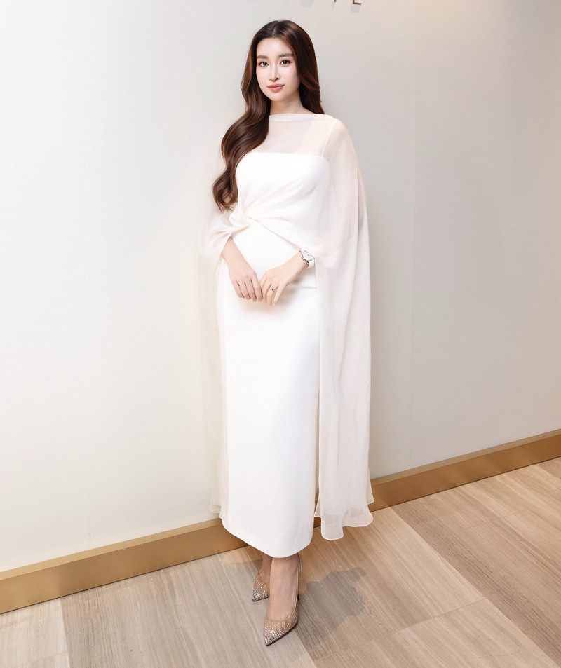 Đỗ Mỹ Linh đọ sắc cùng dàn mỹ nhân, thần thái phu nhân hào môn liền gây sốt