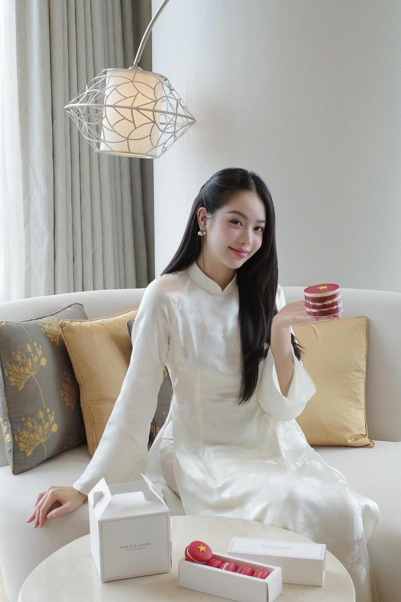 Hoa hậu Tiểu Vy, Thanh Thủy ghi điểm với hành động nhỏ mừng đại lễ A80