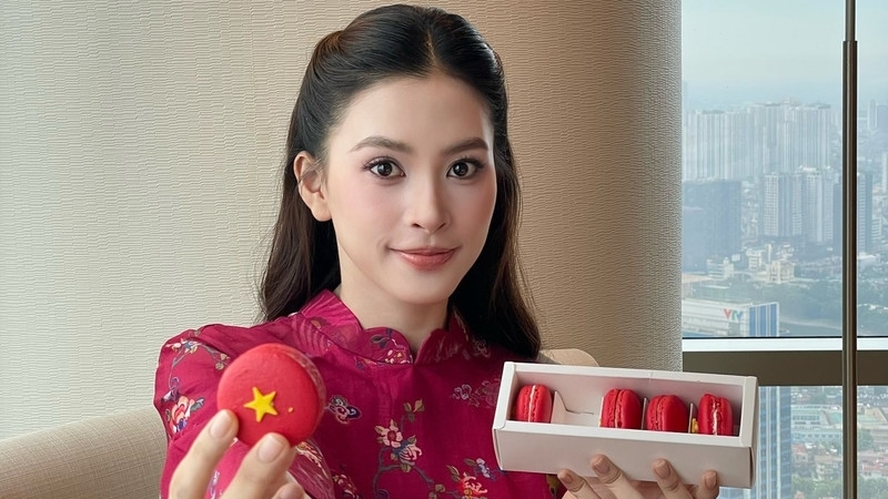 Hoa hậu Tiểu Vy, Thanh Thủy ghi điểm với hành động nhỏ mừng đại lễ A80