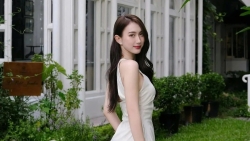 Vẻ gợi cảm, cuốn hút của diễn viên bị ghét nhất phim Dưới ô cửa sáng đèn