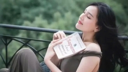 Thói quen đọc sách từ nhỏ của Hoa hậu Mai Phương Thúy