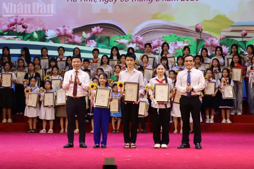 Hơn 700 nghệ nhân, diễn viên tham dự Liên hoan Dân ca Ví, Giặm Nghệ Tĩnh năm 2026