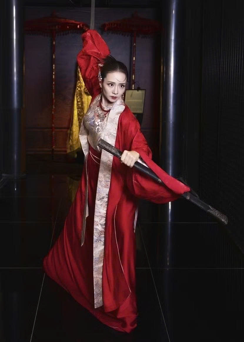Hành trình của Thúy Hiền từ "cô gái vàng" Wushu đến thử sức màn ảnh