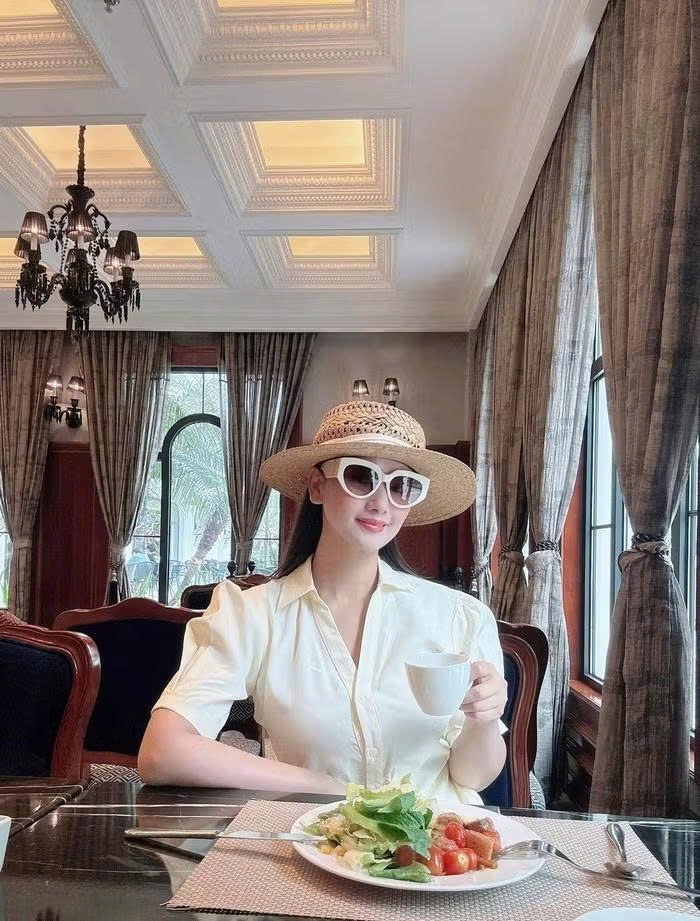 Biệt thự sang trọng 60 tỷ đồng của "nữ diễn viên giàu nhất miền Bắc" Lã Thanh Huyền