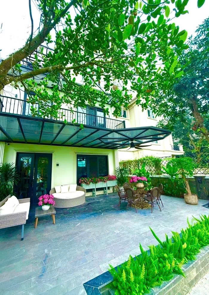 Biệt thự sang trọng 60 tỷ đồng của "nữ diễn viên giàu nhất miền Bắc" Lã Thanh Huyền