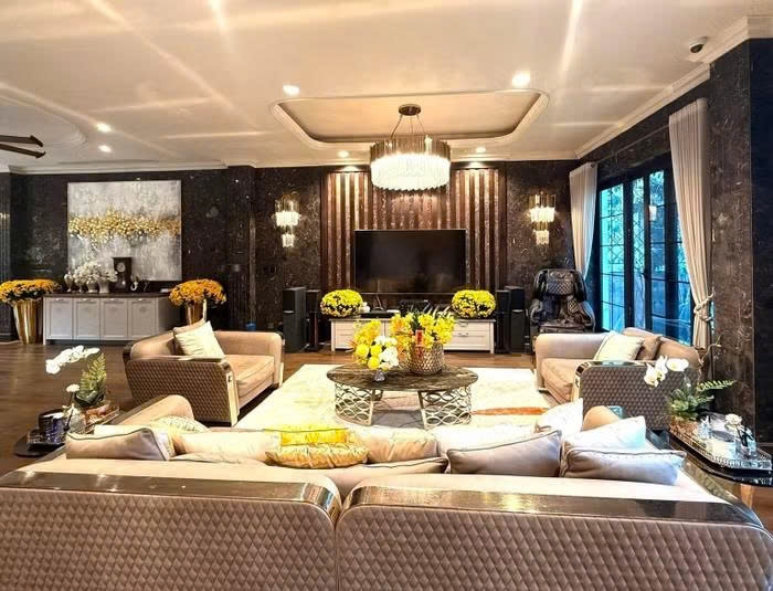 Biệt thự sang trọng 60 tỷ đồng của "nữ diễn viên giàu nhất miền Bắc" Lã Thanh Huyền
