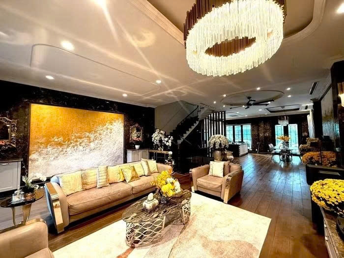 Biệt thự sang trọng 60 tỷ đồng của "nữ diễn viên giàu nhất miền Bắc" Lã Thanh Huyền