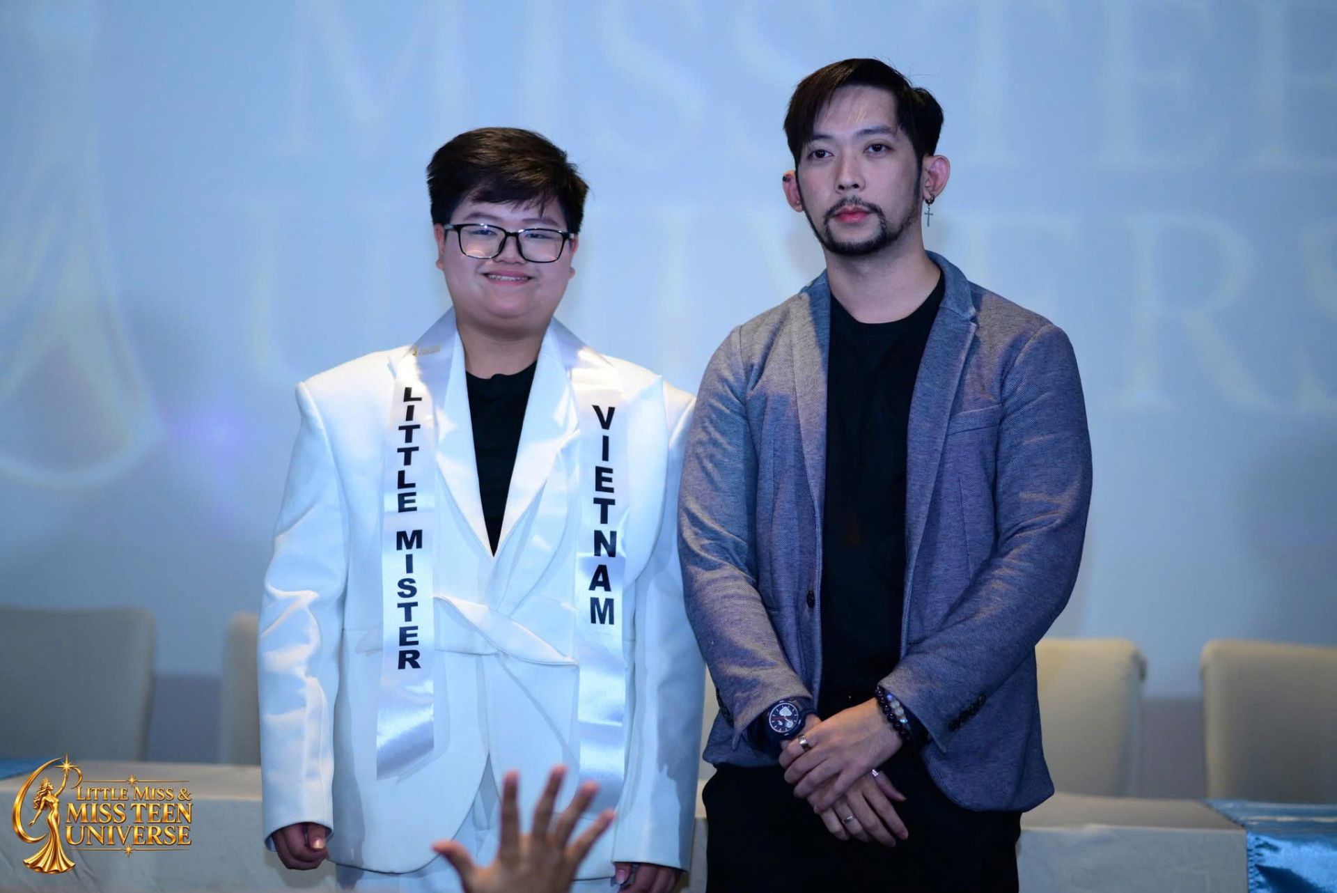 Đoàn Ngọc Gia Bảo nhận sash Việt Nam tại Little Mister Universe 2026