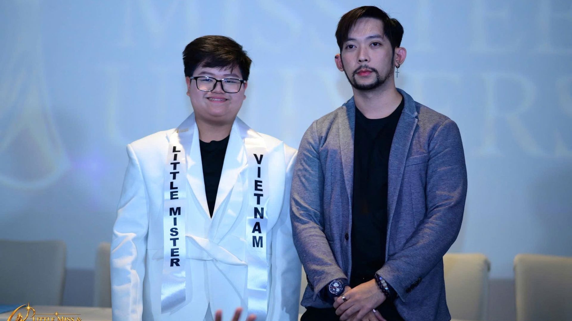 Đoàn Ngọc Gia Bảo nhận sash Việt Nam tại Little Mister Universe 2026