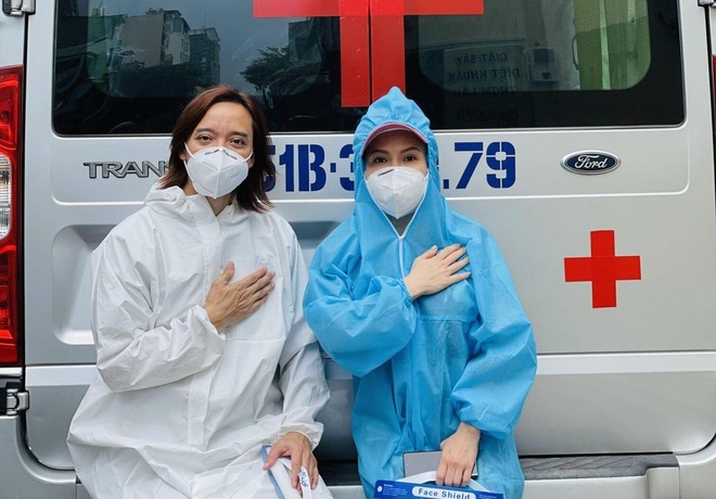 Việt Hương tiếp tục điều xe giúp mẹ Lê Dương Bảo Lâm cấp cứu