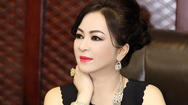 Lộ diện 'trùm cuối' trong danh sách 5 nghệ sĩ gửi đơn tố cáo bà Nguyễn Phương Hằng